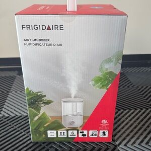 Frigidaire Air Humidifier in Red and White
